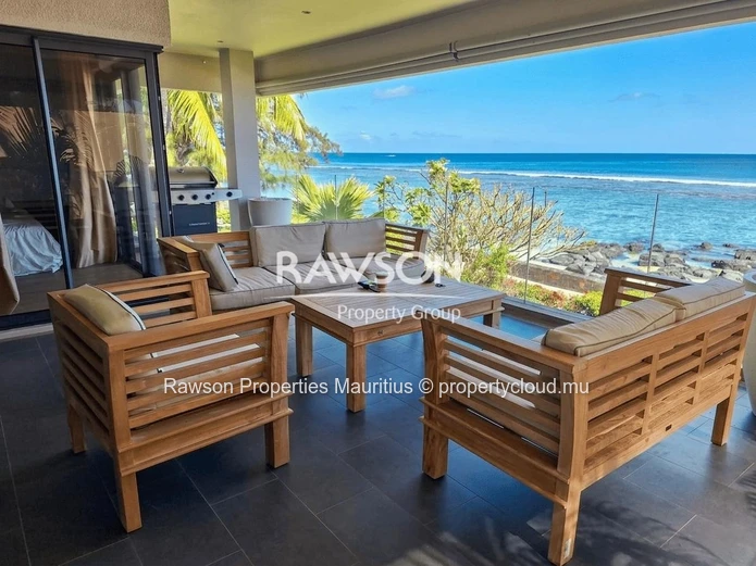 Live by the Sea – Modern 3-Bedroom Apartment with Pool