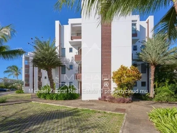 Elegant 2-Bedroom Apartment at Choisy Les Bains