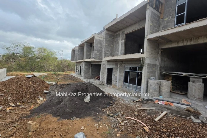 New Luxury Townhouse Project For Sale – Green Creek, Flic en Flac