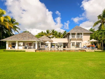 6 Bedroom House