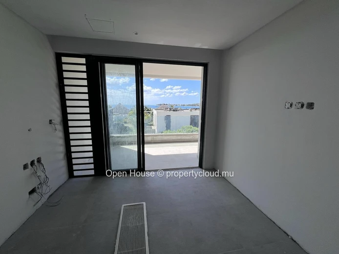 Two-storey apartment for sale in Rivière Noire, Tamarin, 180m², 3 bedrooms, communal swimming pool, sea view, $.