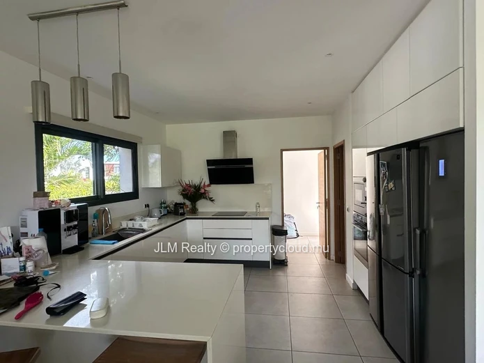 For Rent: Modern 4-Bedroom En-Suite Villa, Tamarin, Mauritius