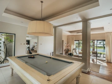 6 Bedroom Villa