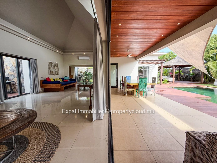 Exceptional Single-Storey 4-Bedroom Villa With Swimming Pool And Large Landscaped Garden – Grand Baie