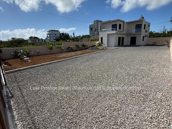 Newly Built 4-Bedroom Villa for Rent in Chemin 20 Pieds, Grand Baie | 14 Perches | Large Garden & Parking