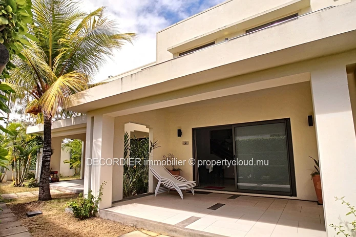 Duplex in residence with communal swimming pool
