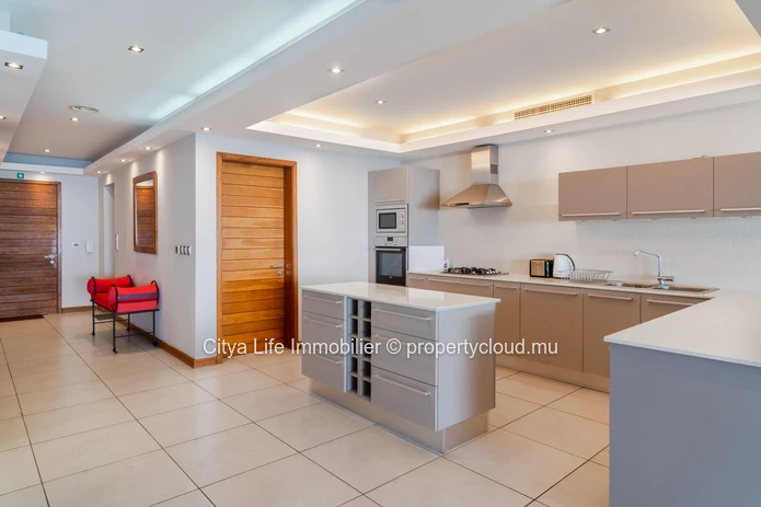 Penthouse meublé de 3 chambres avec piscine à Pointe aux Biches