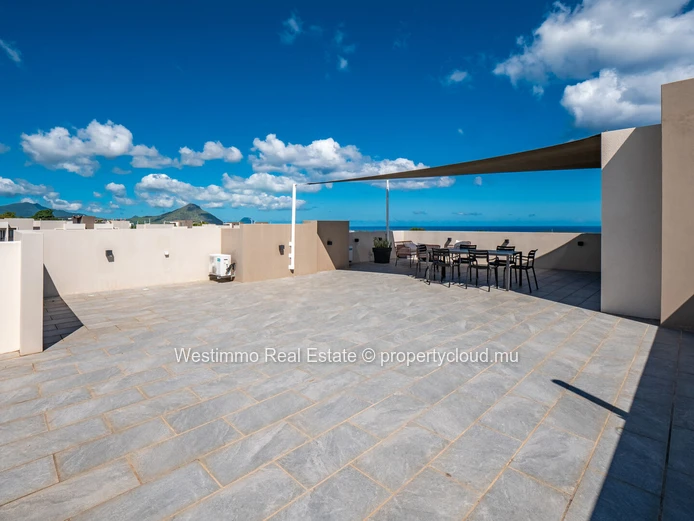 Furnished apartment for rent in Flic en Flac with rooftop