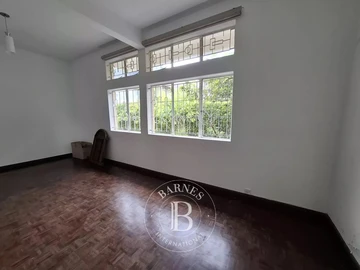 7 Bedroom House