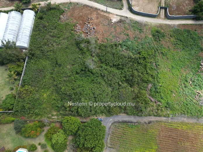 Terrain résidentiel 2548m² proche plage 