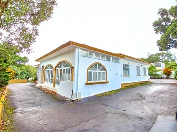 8 Bedroom House