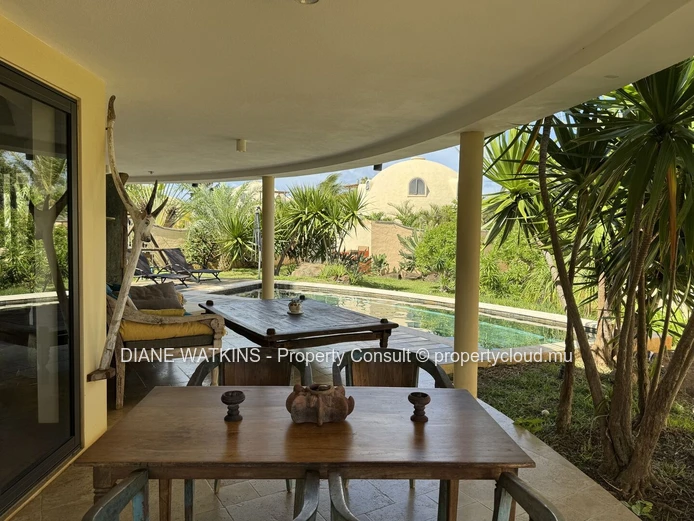 Unique Dome Villa with Pool and Sunset Views in Albion
