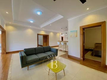 6 Bedroom Villa