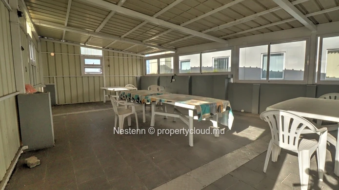 Office space of 371.61 m² 