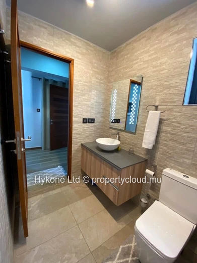 Duplex for Rent in Ebène