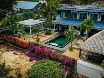 5 Bedroom Villa