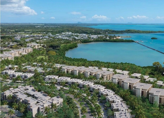 Spacious 3-Bedroom Townhouse with Private Pool & Garden in Poste Lafayette, Flacq 