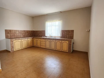 6 Bedroom House