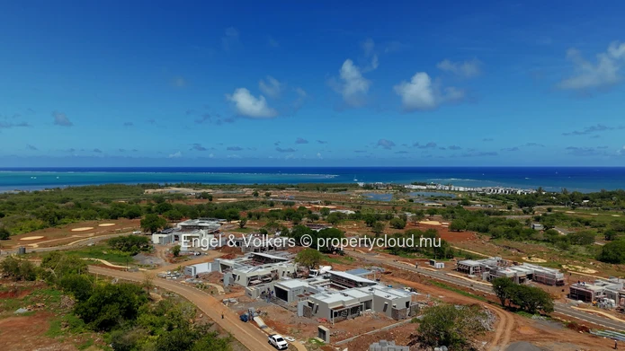 Villa W – Tropical Living in a Premier Coastal Estate