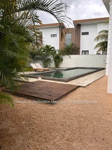 Villa en duplex de 4 chambres, idéal pour famille et business