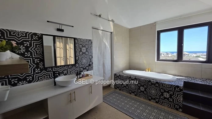 New villa for rent flic en flac jardin danna phase 1 with seaview