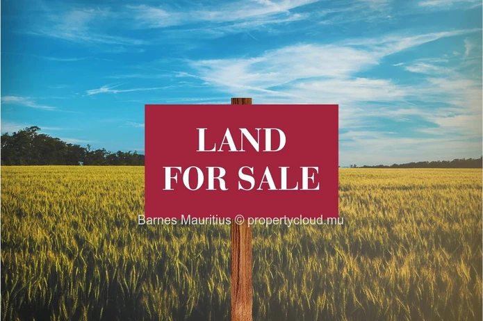 SAINT-ANTOINE - Serviced land - 900 m²