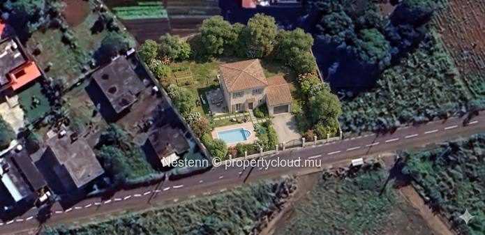 Pied-à-terre d'exception : 919 m² de sérénité à 5 minutes de l'aéroport