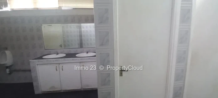Building - 4425m2 - Port Louis - Ref. BA76441LO
