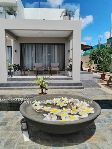 4-Bedroom Furnished Villa with Private Pool in Flic en Flac