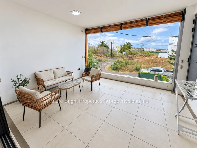 High end Spacious Furnished 3-Bedroom Apartment in Albion