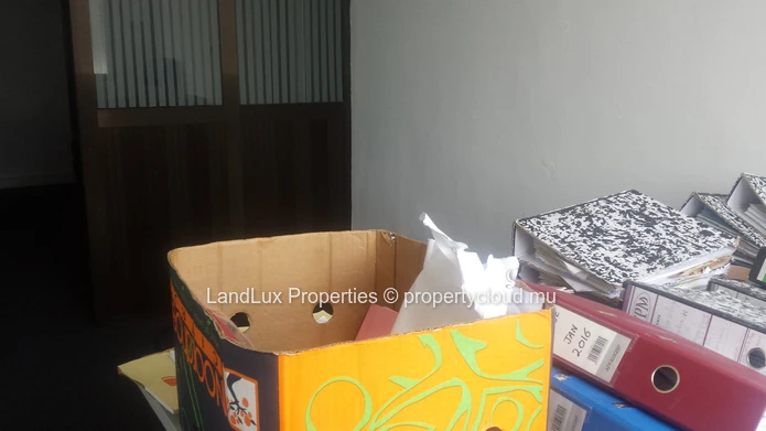 Espace bureau meublé à vendre à Quatre-Bornes