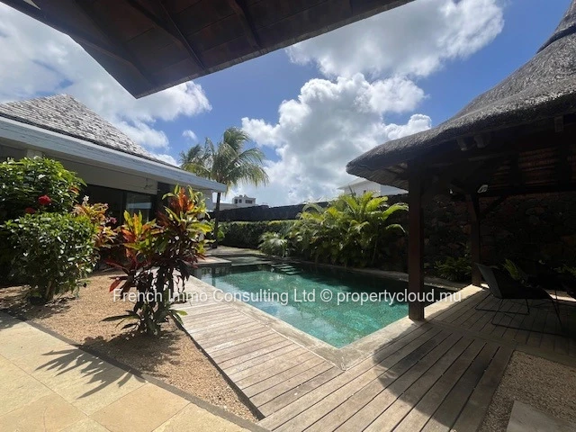 Belle villa de 4 chambres en suites, 300 M2 hab sur 760 M2 de jardin, accessible aux etrangers