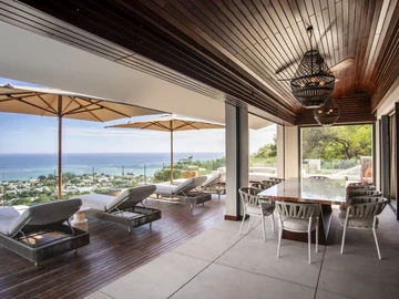 5 Bedroom Villa