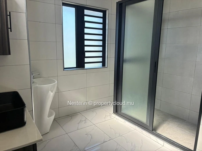 Modern 3-bedroom villa with pool close to the beach and Super U supermarket