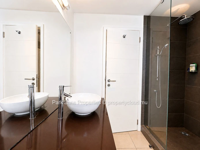 Contemporary townhouse living in the heart of Azuri