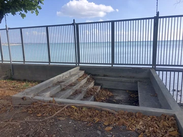 For sale a freehold newly built 4 bedroom beachfront villa situated at Baie du Tombeau.