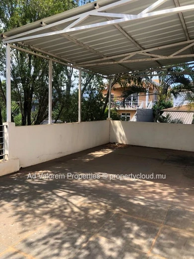 À vendre – Grande Maison à Pointe aux Sables avec piscine