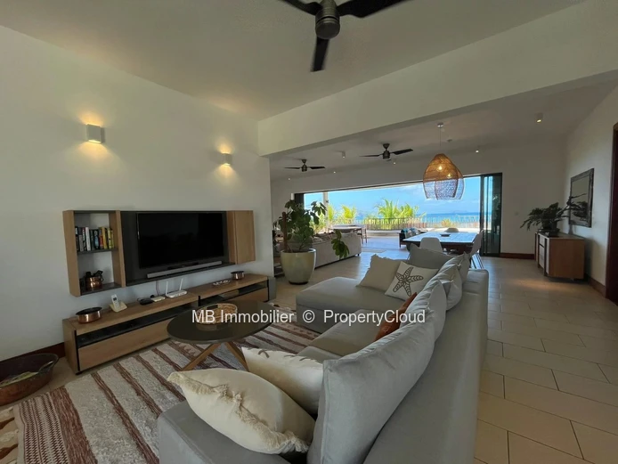 Penthouse with sea view for rent in Cap Malheureux