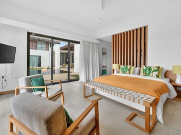 5 Bedroom Villa