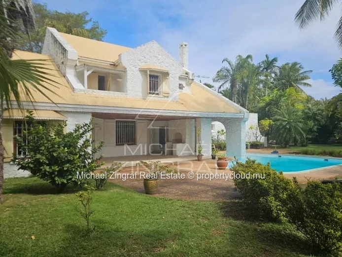 Villa spacieuse avec piscine et grand jardin à Pereybère