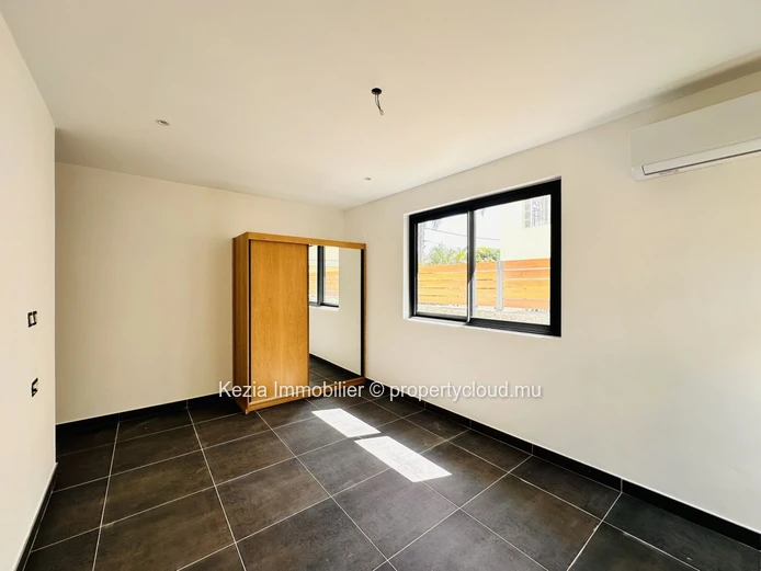 Apartment With Private Garden