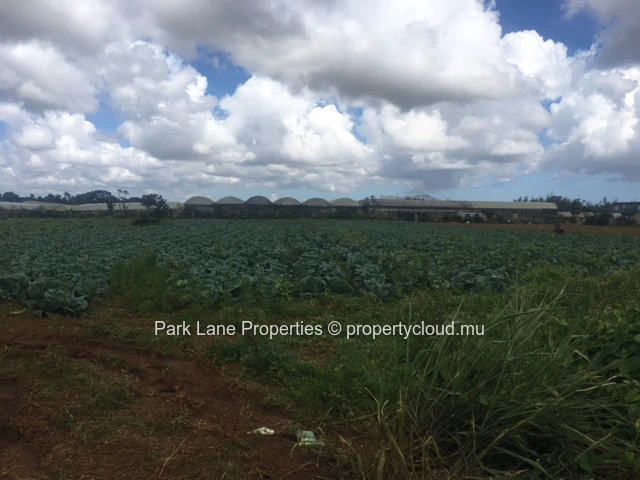 Excellent Investment Opportunity in Saint Pierre – 6 acres gricultural land