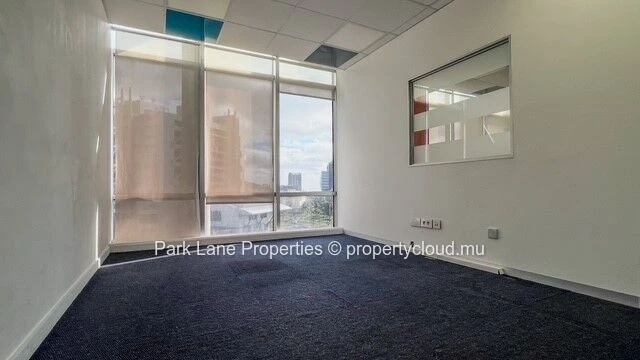 Exceptional Professional Space in Ebene: Flexibility and Modernity !