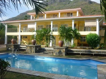 5 Bedroom Villa