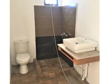 5 Bedroom Apartment