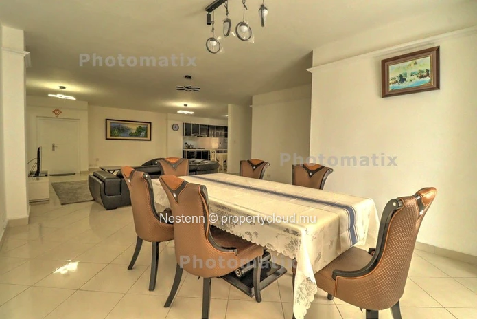 Spacious apartment for rent – Prime location in Quatre Bornes