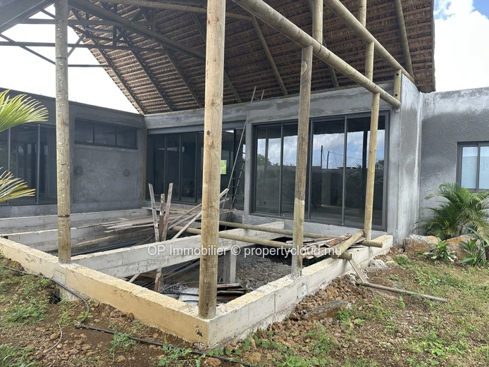 House for sale in Forêt Daruty, Mapou. 210m² of living space on a 700m² plot, 3 bedrooms, private pool, solar panels....