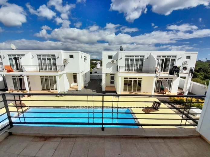 Duplex meublé de deux chambres à louer à Albion