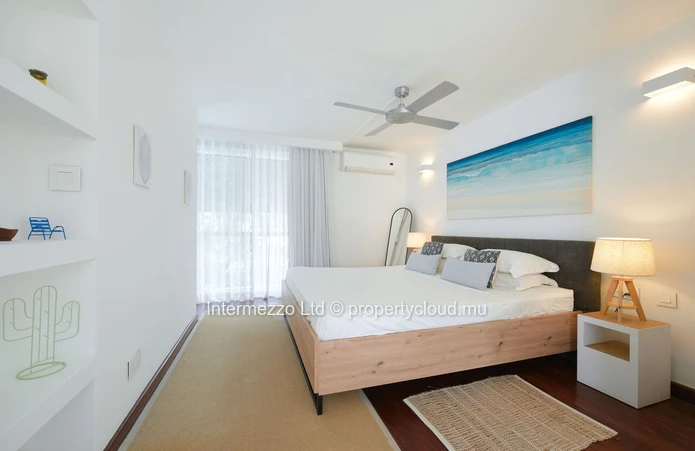 Appartement R+2 Trou aux Biches / Mont Choisy — 1 chambre, 70m², piscine, plage à pied, meublé & équipé