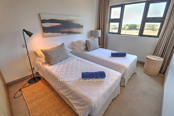3-bed apartment with sea view in a secured residence with shared pool 